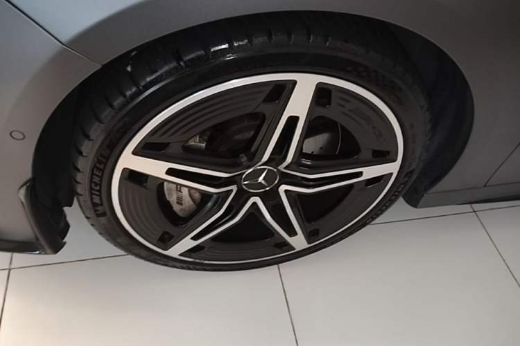 Used Mercedes-Benz A AMG 2024 Facelift AMG A 35 L 4MATIC Left Front Wheel Hub