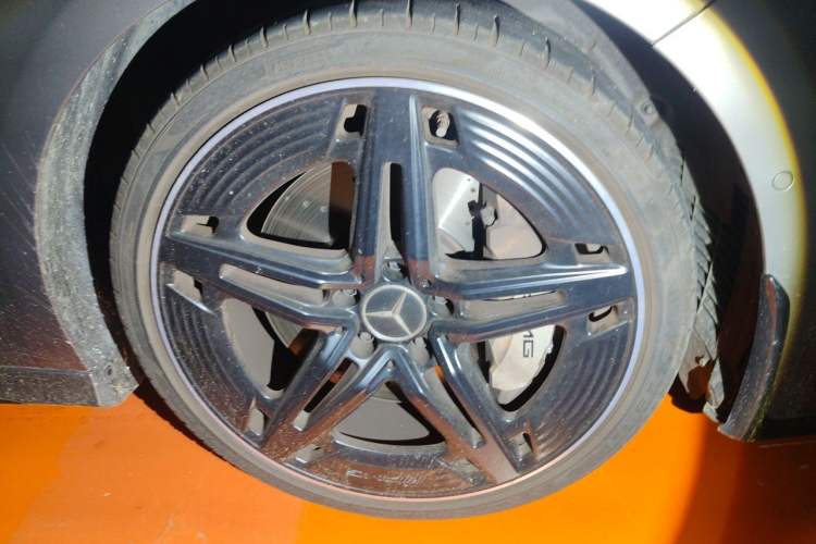 Used Mercedes-Benz A AMG 2024 Facelift AMG A 35 L 4MATIC Right Front Wheel Hub