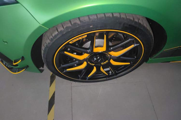 Used Mercedes-Benz A AMG 2024 AMG A 45 S 4MATIC+ Magic Green Special Edition Left Front Wheel Hub