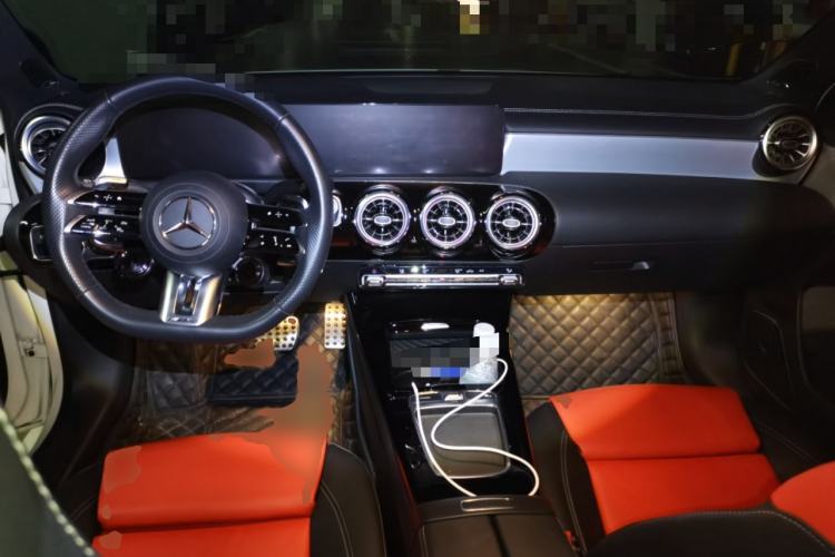 Used Mercedes-Benz A AMG 2024 AMG A 35 4MATIC Center Console
