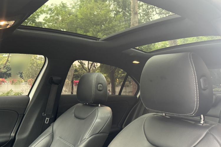 Used Mercedes-Benz A AMG 2024 AMG A 35 L 4MATIC Interior 5