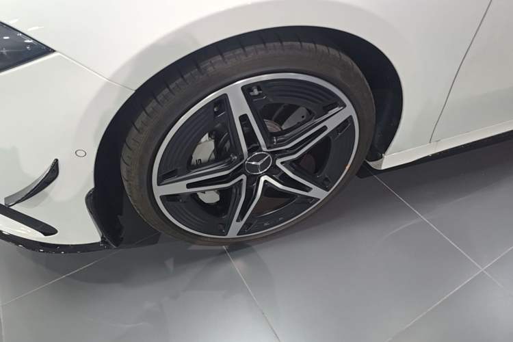 Used Mercedes-Benz A AMG 2024 Facelift AMG A 35 L 4MATIC Left Front Wheel Hub
