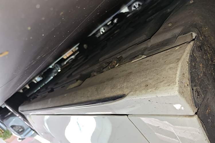 Used Mercedes-Benz A AMG 2024 Facelift AMG A 35 L 4MATIC Left Side Sill