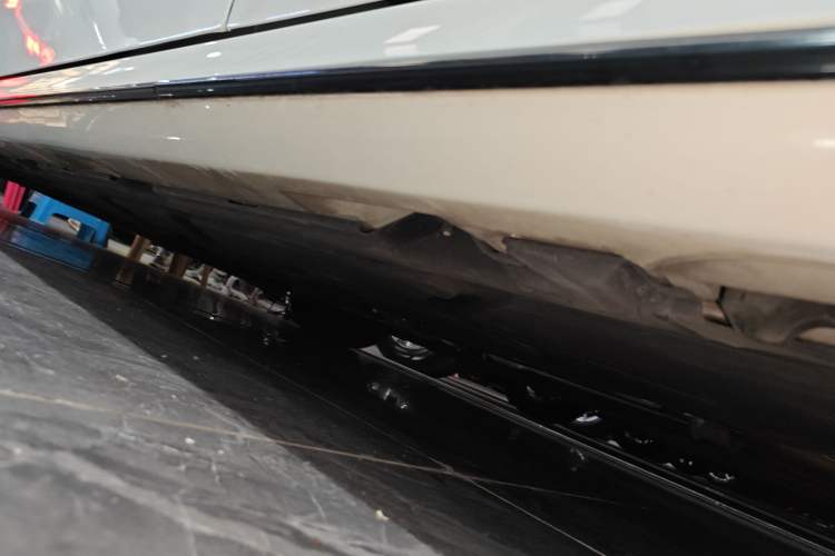 Used Mercedes-Benz A AMG 2024 Facelift AMG A 35 L 4MATIC Left Side Sill
