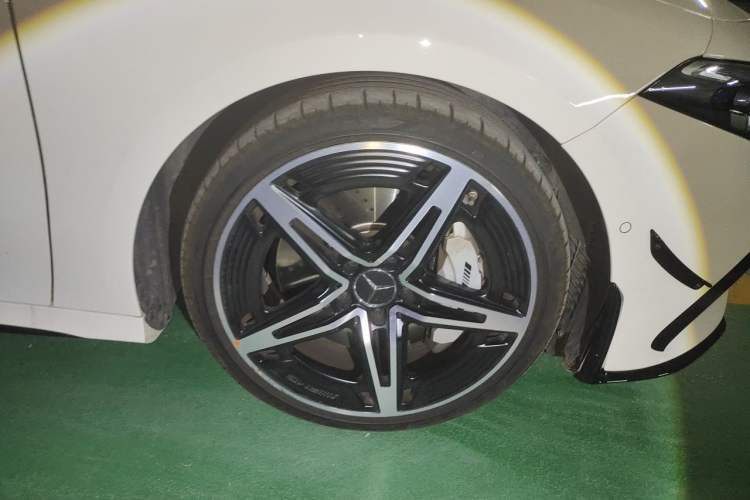 Used Mercedes-Benz A AMG 2024 Facelift AMG A 35 L 4MATIC Right Front Wheel Hub