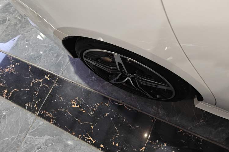 Used Mercedes-Benz A AMG 2024 Facelift AMG A 35 L 4MATIC Right Rear Wheel Hub