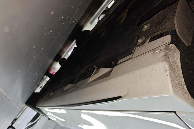Used Mercedes-Benz A AMG 2024 Facelift AMG A 35 L 4MATIC Right Side Sill