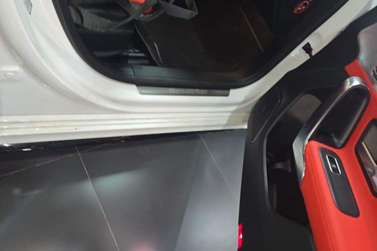 Used Mercedes-Benz A AMG 2024 Facelift AMG A 35 L 4MATIC Right Side Sill