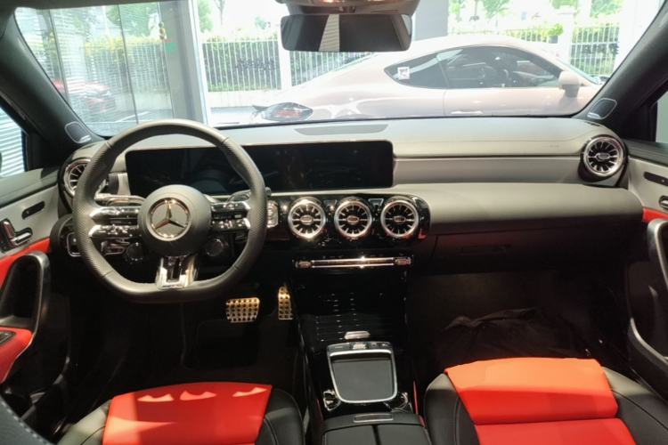 Used Mercedes-Benz A AMG 2025 AMG A 35 4MATIC Center Console