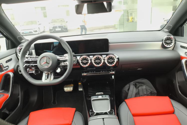 Used Mercedes-Benz A AMG 2025 AMG A 35 4MATIC Center Console