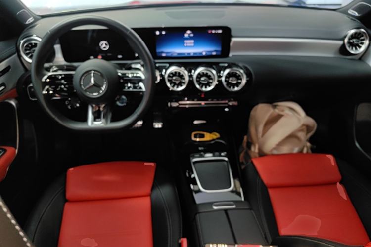 Used Mercedes-Benz A AMG 2025-Year Restyled AMG A 35 4MATIC Center Console