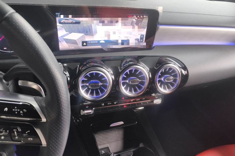 Used Mercedes-Benz A AMG 2025-Year Restyled AMG A 35 L 4MATIC Center Console