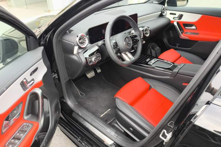 Used Mercedes-Benz A AMG 2025 AMG A 35 4MATIC Driver Seat
