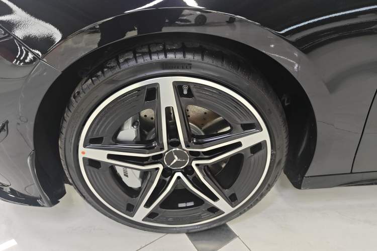 Used Mercedes-Benz A AMG 2025-Year Restyled AMG A 35 L 4MATIC Exterior 7
