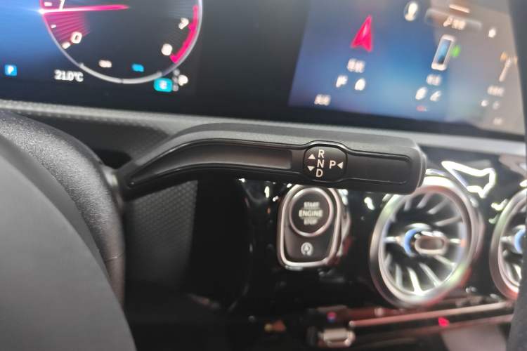 Used Mercedes-Benz A AMG 2025-Year Restyled AMG A 35 L 4MATIC Gear Lever