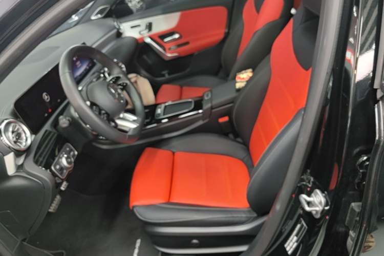 Used Mercedes-Benz A AMG 2025-Year Restyled AMG A 35 4MATIC Left Front Seat