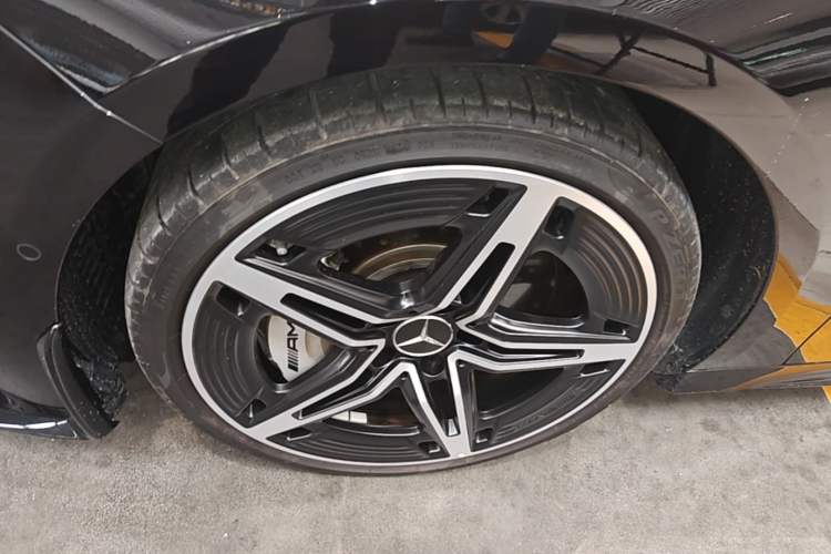 Used Mercedes-Benz A AMG 2025 AMG A 35 L 4MATIC Left Front Wheel Hub
