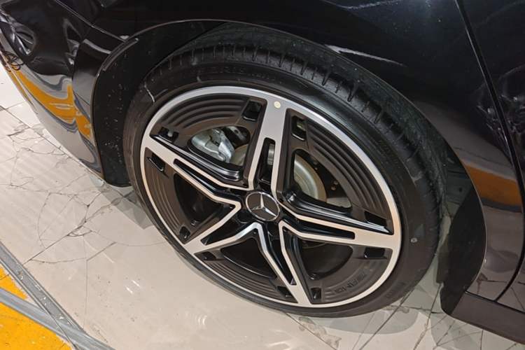 Used Mercedes-Benz A AMG 2025 AMG A 35 L 4MATIC Right Rear Wheel Hub