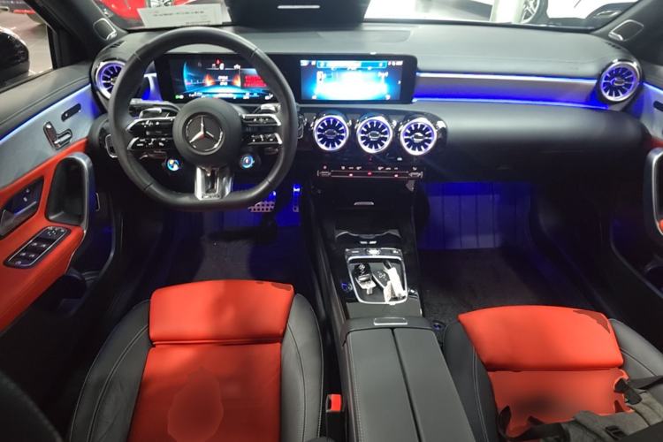 Used Mercedes-Benz A AMG 2025-Year Restyled AMG A 35 L 4MATIC Center Console