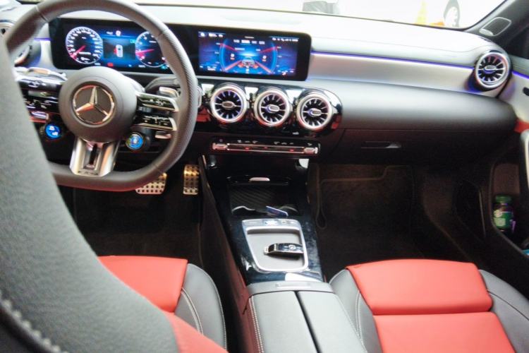 Used Mercedes-Benz A AMG 2025 AMG A 35 4MATIC Center Console