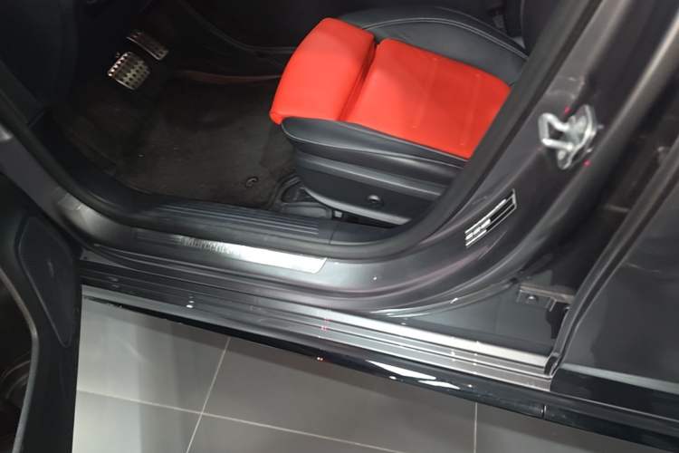 Used Mercedes-Benz A AMG 2025-Year Restyled AMG A 35 L 4MATIC Left Side Sill