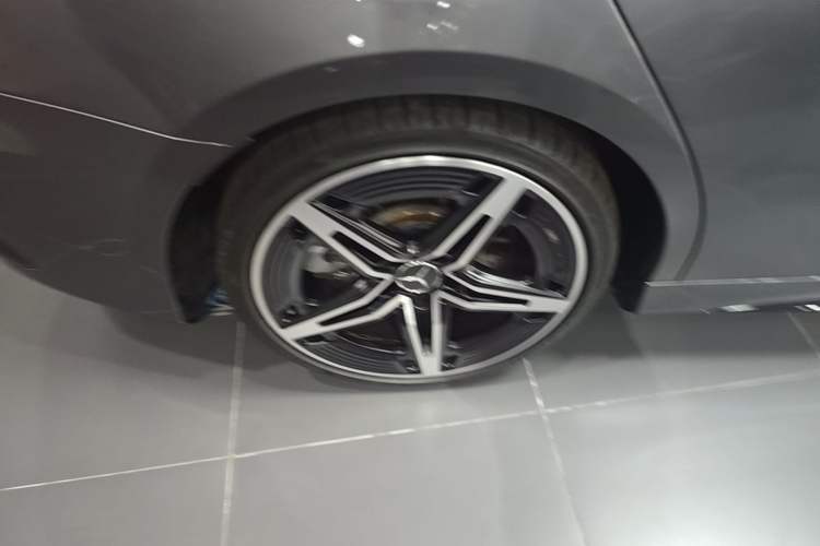 Used Mercedes-Benz A AMG 2025-Year Restyled AMG A 35 L 4MATIC Right Rear Wheel Hub