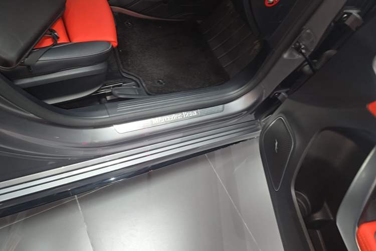 Used Mercedes-Benz A AMG 2025-Year Restyled AMG A 35 L 4MATIC Right Side Sill