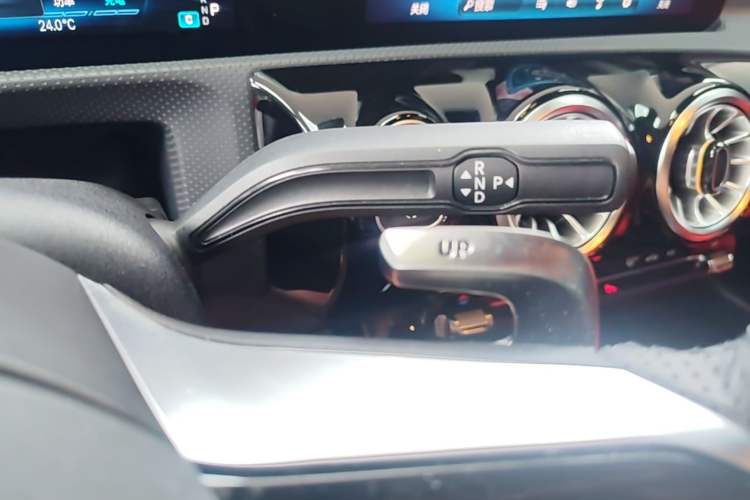 Used Mercedes-Benz A AMG 2025 AMG A 35 L 4MATIC Gear Lever