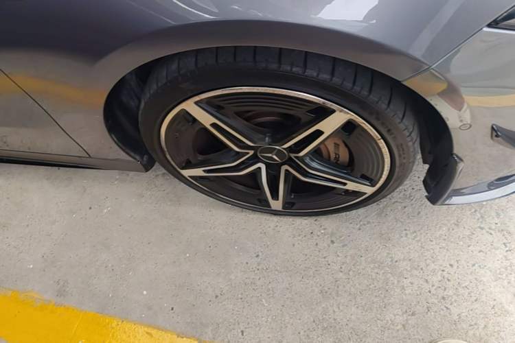 Used Mercedes-Benz A AMG 2025 AMG A 35 L 4MATIC Right Front Wheel Hub