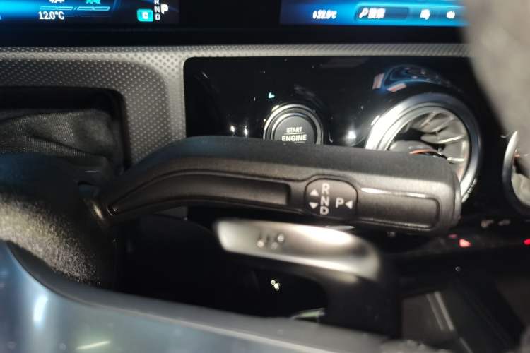 Used Mercedes-Benz A AMG 2025-Year Restyled AMG A 35 4MATIC Gear Lever