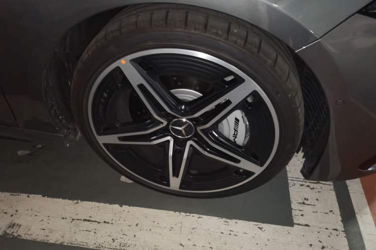 Used Mercedes-Benz A AMG 2025-Year Restyled AMG A 35 4MATIC Right Front Wheel Hub