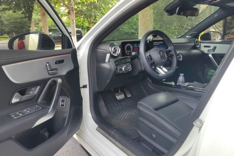 Used Mercedes-Benz A AMG 2025-Year Restyled AMG A 35 L 4MATIC Driver Seat