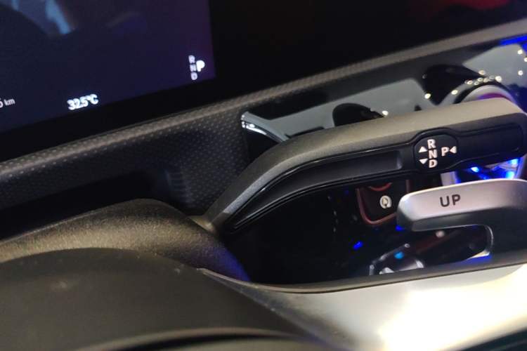 Used Mercedes-Benz A AMG 2025-Year Restyled AMG A 35 L 4MATIC Gear Lever