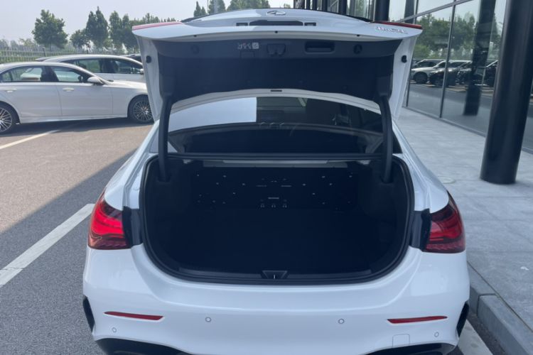 Used Mercedes-Benz A AMG 2025 AMG A 35 L 4MATIC Interior 6