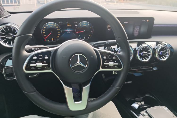 Used Mercedes-Benz A-Class 2022 Second Facelift A 200 Fashion Version Center Console