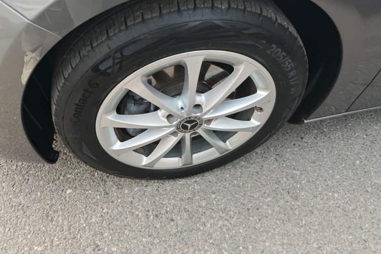 Used Mercedes-Benz A-Class 2022 Second Facelift A 200 Fashion Version Left Front Wheel Hub