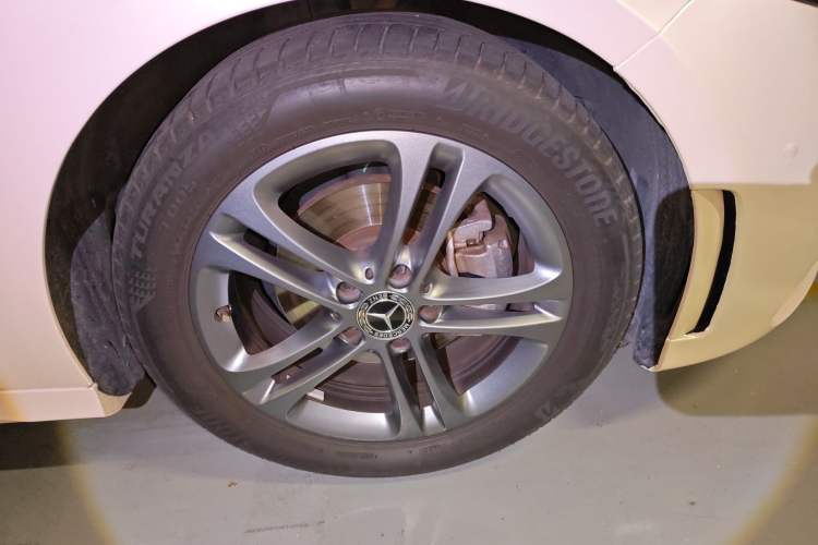 Used Mercedes-Benz A-Class 2020 Second Facelift A 180 L Sport Sedan Right Front Wheel Hub