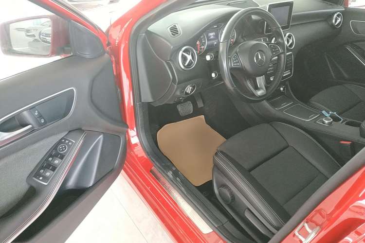Used Mercedes-Benz A-Class 2017 Revised A 200 Dynamic Edition Interior 3