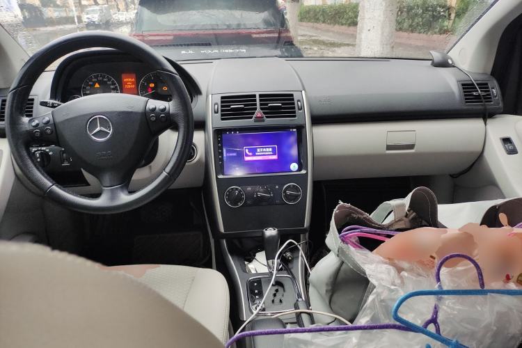 Used Mercedes-Benz A-Class 2011 A 160 Center Console