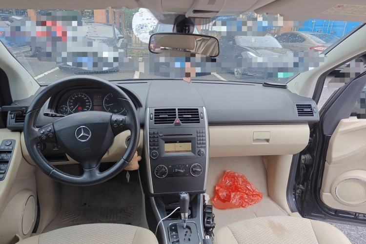 Used Mercedes-Benz A-Class 2011 A 160 Center Console