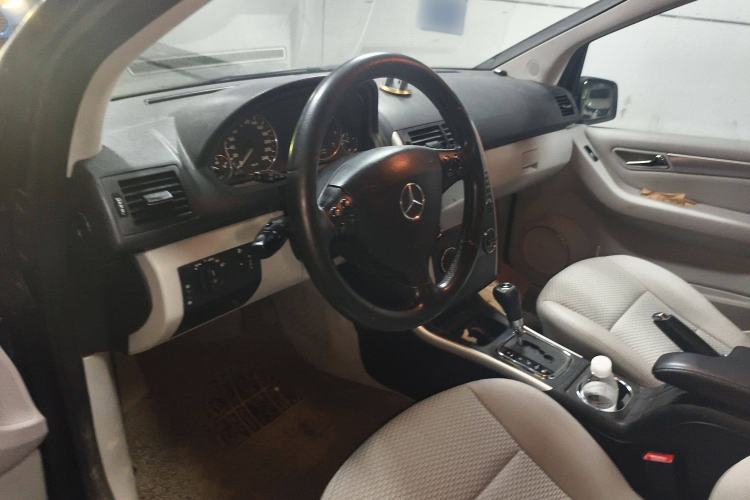 Used Mercedes-Benz A-Class 2011 A 160 Center Console
