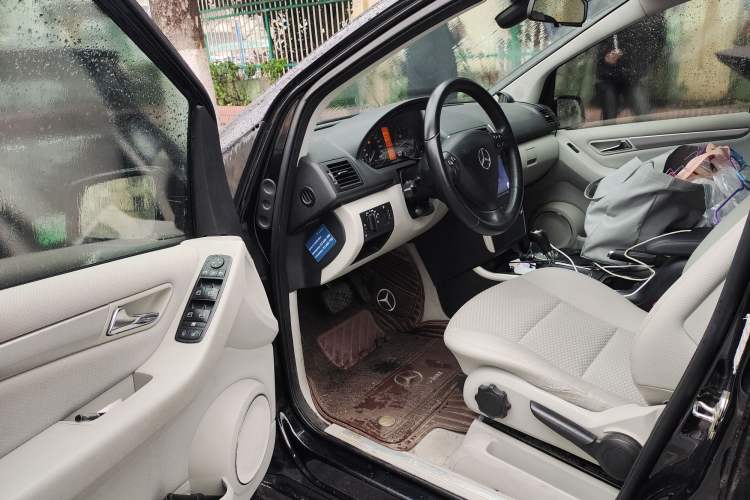 Used Mercedes-Benz A-Class 2011 A 160 Driver Seat