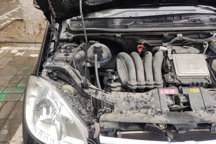 Used Mercedes-Benz A-Class 2011 A 160 Engine Bay Right