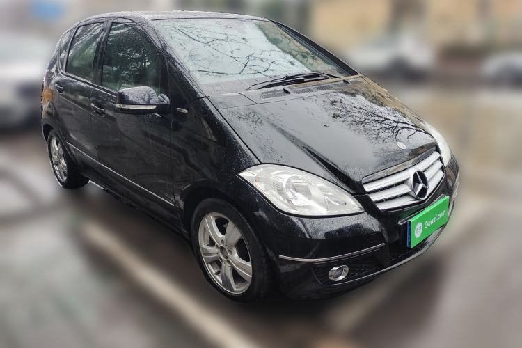 Used Mercedes-Benz A-Class 2011 A 160 Front Right 45 Deg