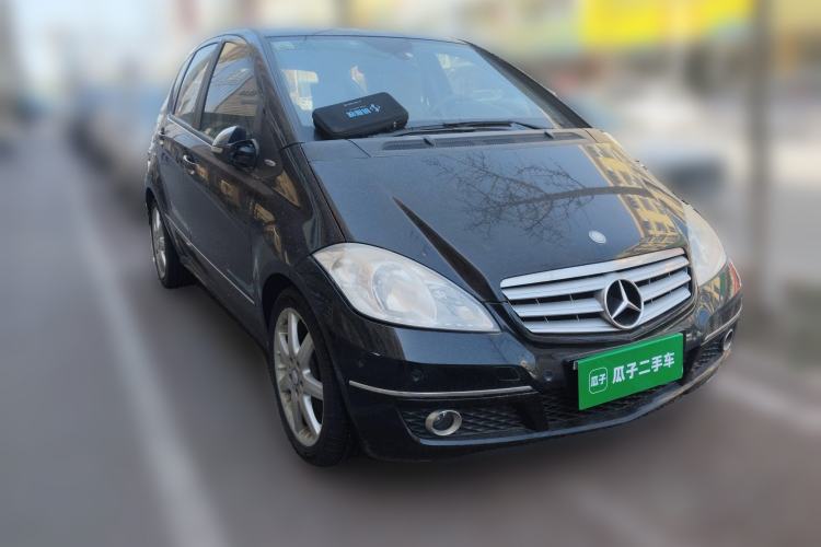 Used Mercedes-Benz A-Class 2011 A 180 Front Right 45 Deg