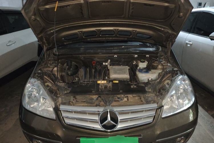 Used Mercedes-Benz A-Class 2011 A 160 Engine Bay