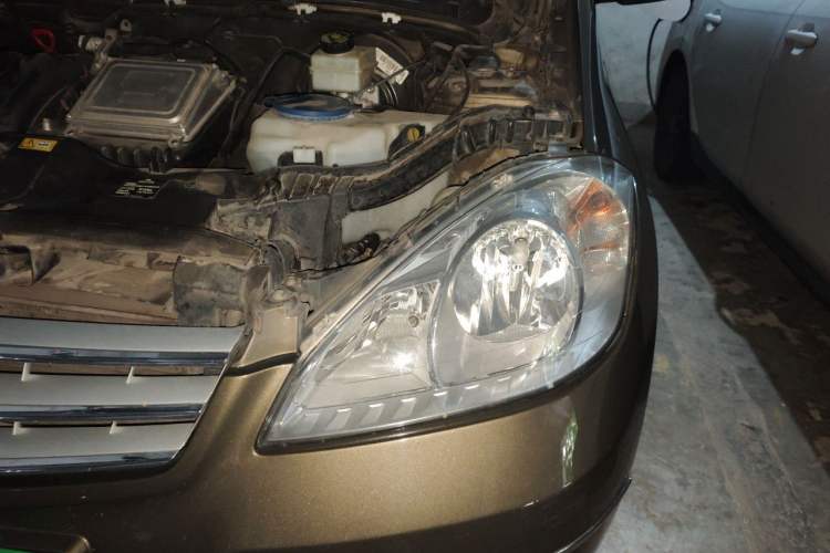 Used Mercedes-Benz A-Class 2011 A 160 Engine Bay Left