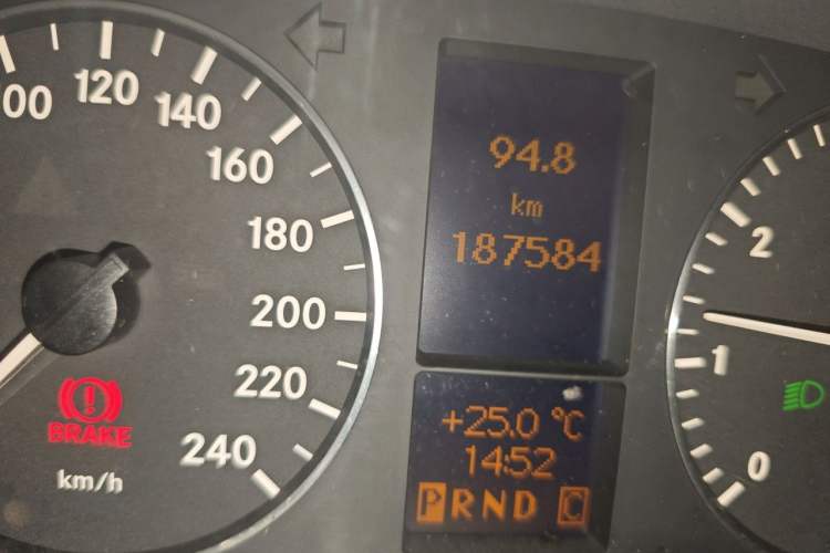 Used Mercedes-Benz A-Class 2011 A 160 Odometer Close Up