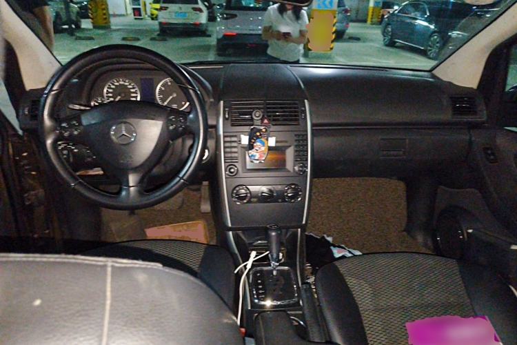 Used Mercedes-Benz A-Class 2011 A 160 Center Console