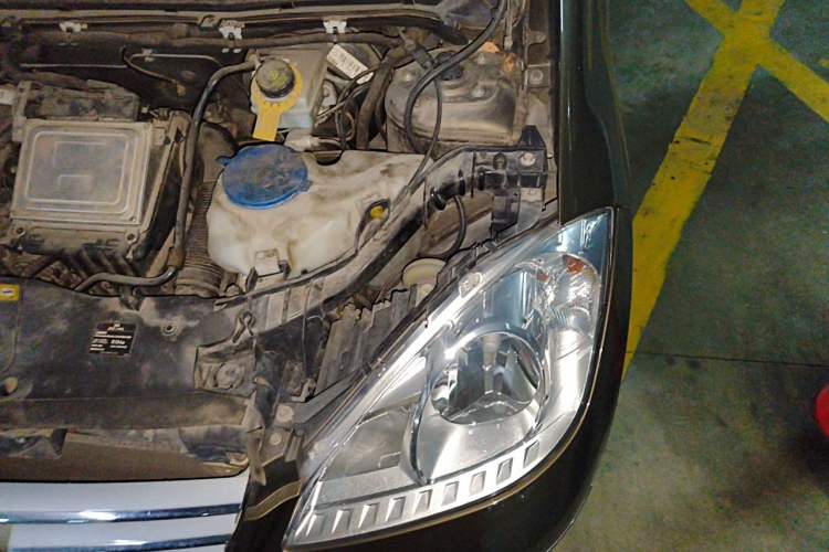 Used Mercedes-Benz A-Class 2011 A 160 Engine Bay Left